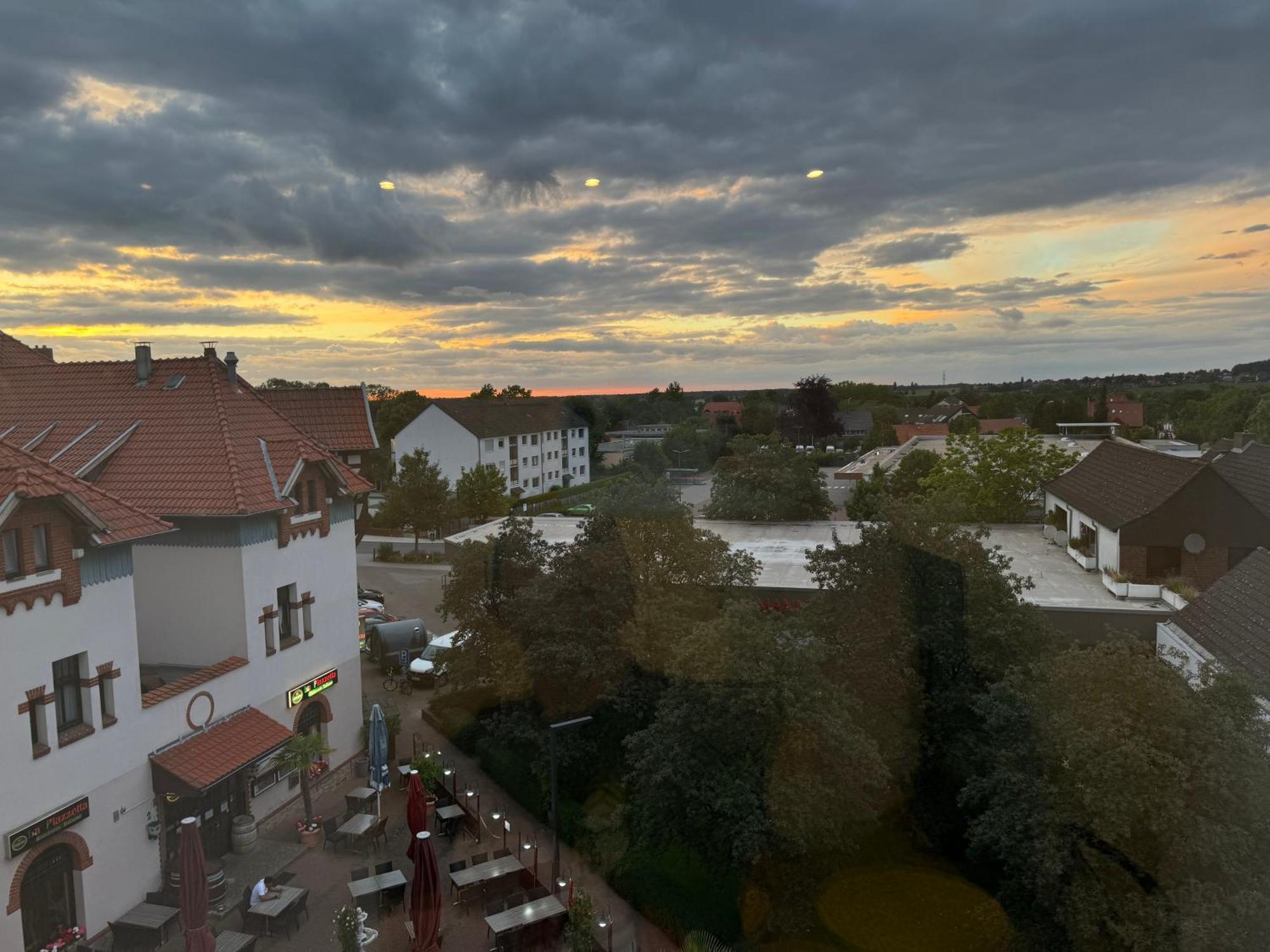 Moderne 4 Zimmer Apartment Mit Bergblick Stadtzentrum Contactless Check-In Gehrden  Exterior foto