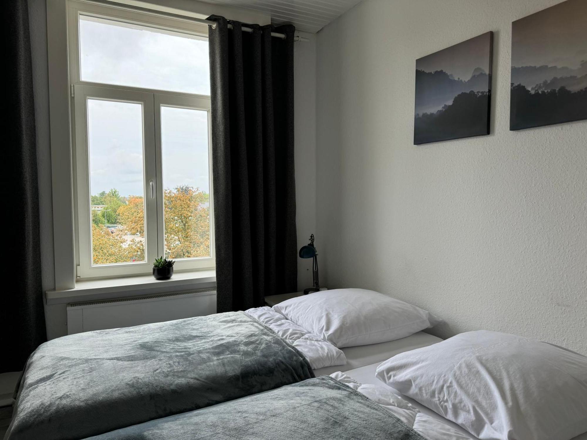 Moderne 4 Zimmer Apartment Mit Bergblick Stadtzentrum Contactless Check-In Gehrden  Exterior foto